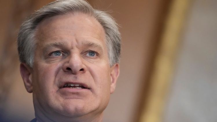 Für Wray ist bereits Anfang 2025 als FBI-Chef Schluss und nicht erst 2027.