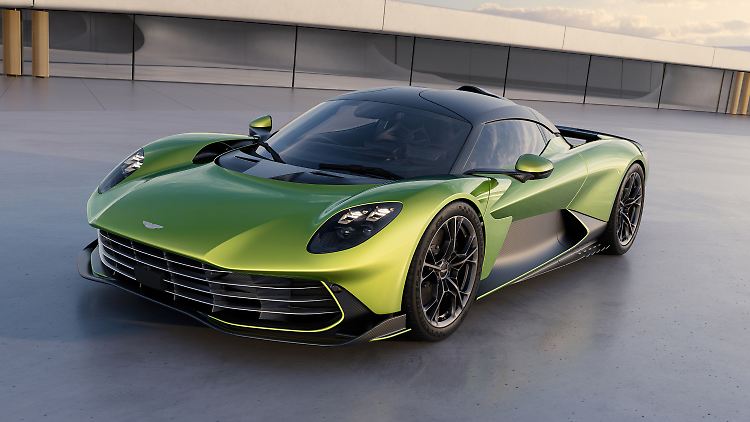 Aston Martin will 2025 in die Serienproduktion des Hypercars Valhalla einsteigen.