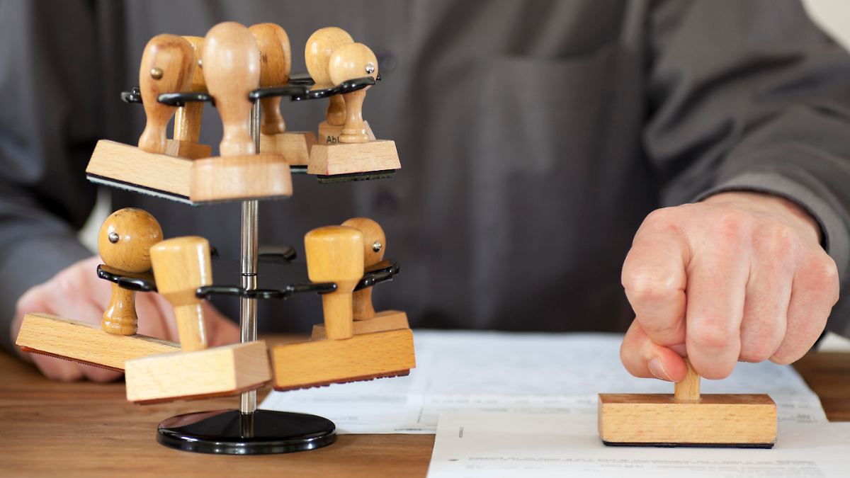 Studie: Rassismus in allen Behörden