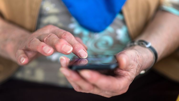 Am Telefon werden vor allem Senioren unter Druck gesetzt.