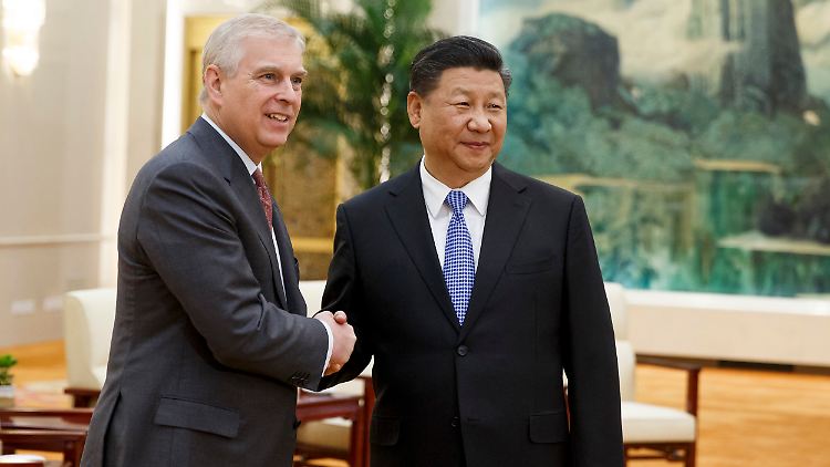 Prinz Andrew (l.) (hier bei einem Besuch in Peking 2018) gilt als schwarzes Schaf der britischen Königsfamilie.