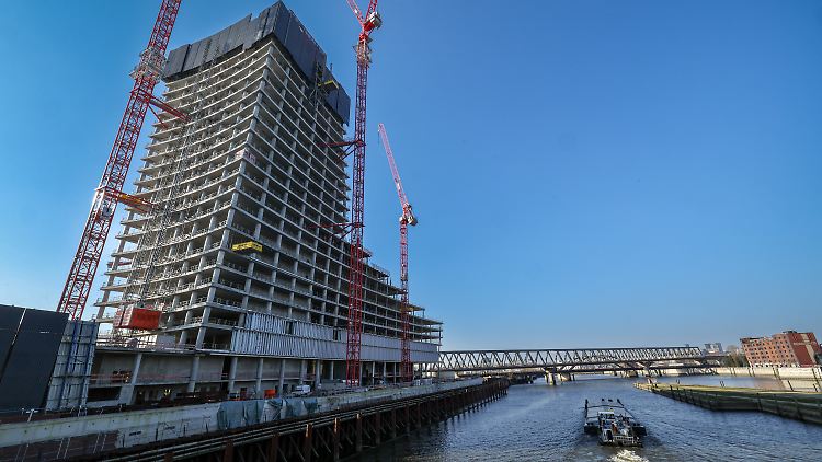 Die Baustelle der Hamburger Elbtowers ist seit langer Zeit verwaist. 