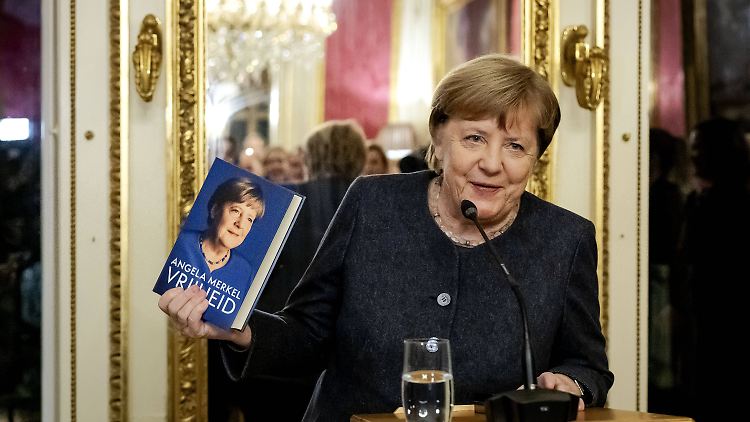 Angela Merkel traf in Amsterdam auf eine große Fangemeinde.