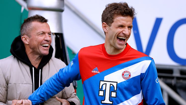 Matthäus und Müller bei einem Bundesliga-Spiel im Jahr 2023.