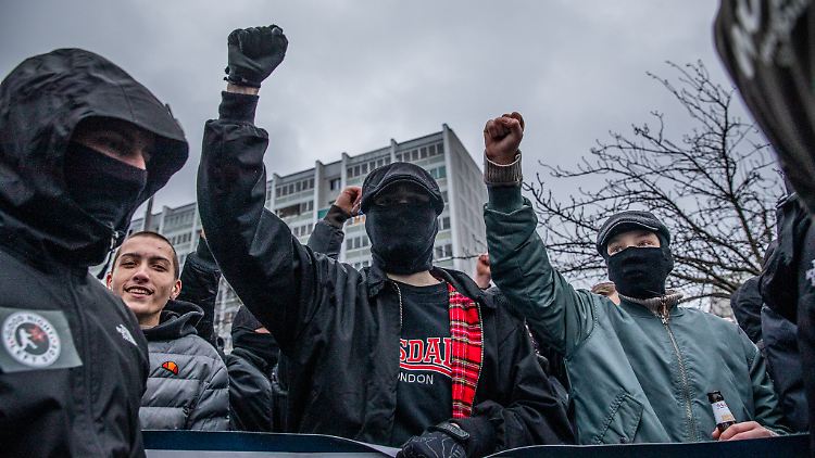 Die mutmaßlichen Täter (nicht im Bild) waren laut Polizeiangaben auf dem Weg zu dem rechten Aufmarsch in Friedrichshain und Lichtenberg.