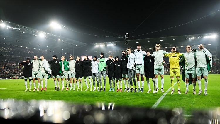 Werder hüpft vor Freude.