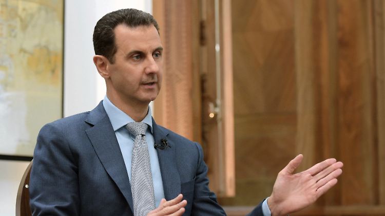 Blutrünstiger Diktator, aber auch Familienvater, der sich offenbar gerne leicht bekleidet fotografiert: Baschar al-Assad.