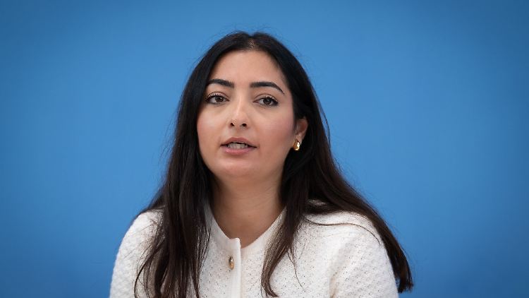 Reem Alabali-Radovan ist in ihrem Wahlkreis erneut als Direktkandidatin für die Bundestagswahl nominiert worden. (Archivfoto)