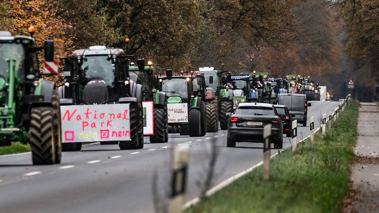 Unter anderem Land- und Forstwirte hatten den Protest gegen den Nationalpark-Plan organisiert.