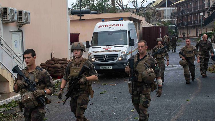 Frankreich hat zusätzliche Soldaten und Rettungskräfte nach Mayotte entsandt. 