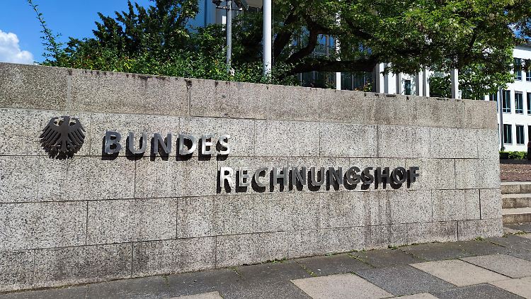 "Es fehlen überzeugende Konzepte zur Finanzierung wichtiger Zukunftsthemen", bemängelt die amtliche Finanzkontrolle des Bundes. 