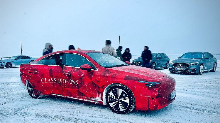 Richtig kompakt ist der Mercedes CLA nicht gerade mit rund 4,80 Metern Außenlänge.
