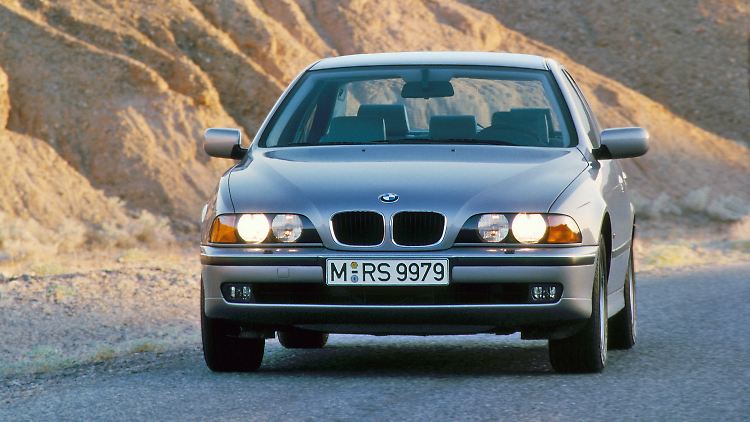 30 Jahre BMW 5er (E39): Mit einer Neuauflage des BMW 5ers konterte München die gleichzeitig erneuerte Mercedes E-Klasse (W210).