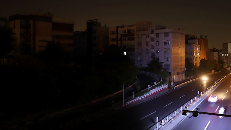 Auch in der Hauptstadt Teheran fällt gelegentlich der Strom aus.