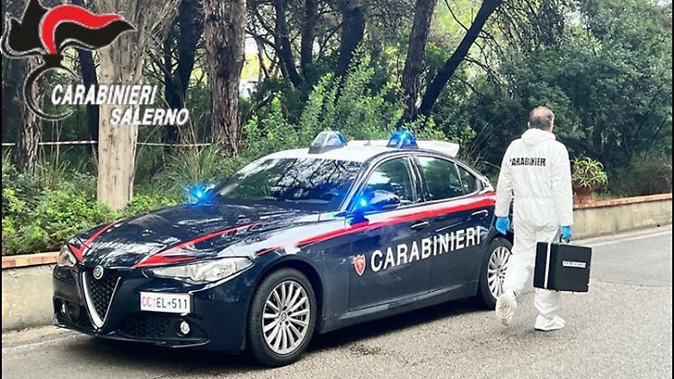 Der Verdächtige und seine Frau lebten seit einigen Jahren in der Nähe von Castellabate. 