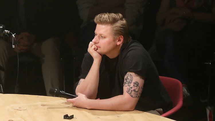 Nachdenkliche Worte: "El Hotzo" legt eine öffentliche Beziehungsbeichte ab.