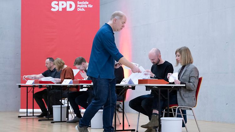 Nach der CDU votierten auch die Mitglieder der SPD mit klarer Mehrheit für den Koalitionsvertrag.