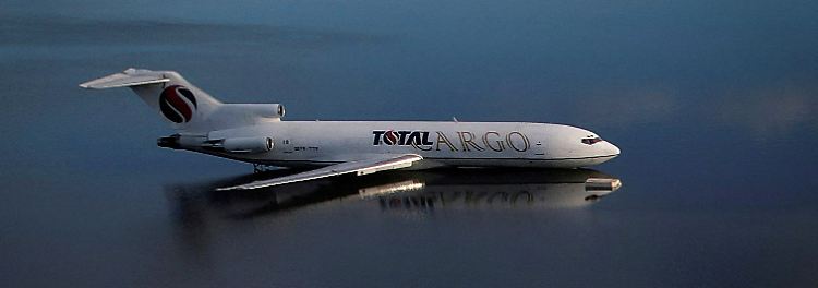 17. Mai: Eine Drohnenaufnahme zeigt ein Flugzeug, das auf einer überfluteten Landebahn am Flughafen von Porto Alegre steht. Im Bundesstaat Rio Grande do Sul kommt es zu dem schlimmsten Hochwasser in der Geschichte Brasiliens.