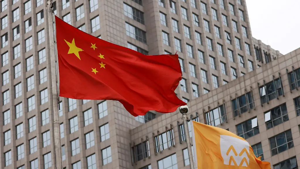 2022-05-12T073115Z-655374960-RC2I5U9RL7TB-RTRMADP-3-CHINA-RESOURCES-M-A-SIHUAN-PHARMA