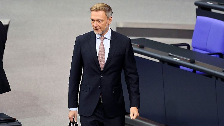 Lindner fragte, ob Kanzler Scholz seine ökonomische Einschätzungen taktisch treffe.