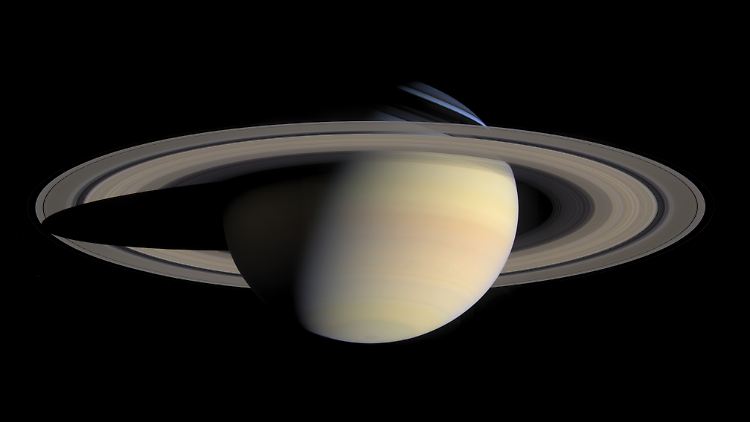 Die Ringe des Saturn sehen wie feste Gebilde aus - aber sie bestehen aus einer Vielzahl kleiner Brocken.