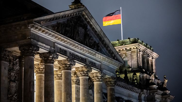 Der Bundestag wird im kommenden Jahr personell durcheinandergewirbelt - wenn Bundespräsident Steinmeier erwartungsgemäß mitzieht.
