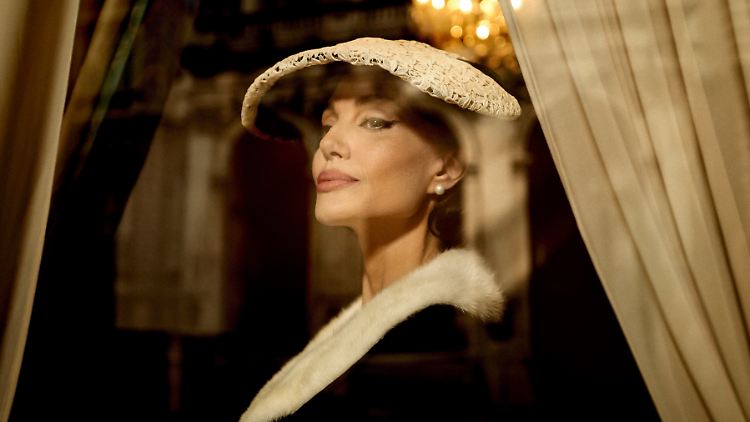 Angelina Jolie als Maria Callas