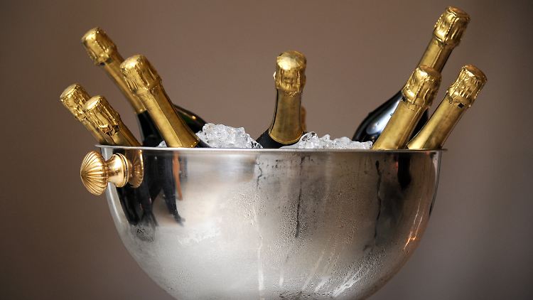 In Deutschland wird immer seltener Sekt, Prosecco oder Champagner getrunken.