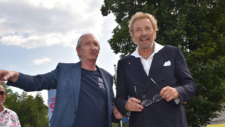 Nach dem Ende des Podcasts haben sie endlich wieder Zeit für die wirklich wichtigen Dinge: Thomas Gottschalk (r.) und Mike Krüger.
