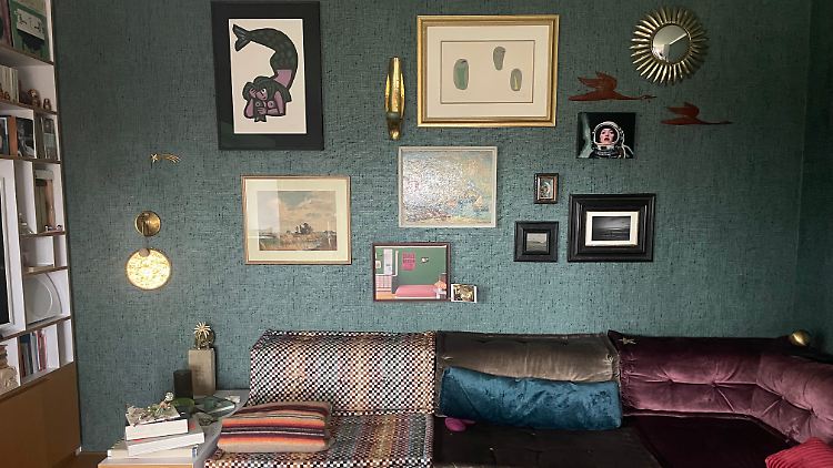 Erlaubt ist was gefällt: Bilder, Erinnerungsstücke, kleine Objekte – alles darf grenzenlos kombiniert werden.