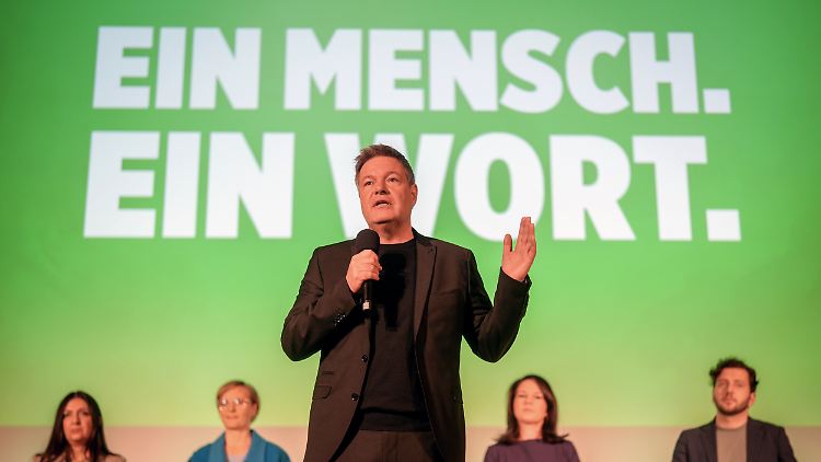 Habeck und sein Führungsteam präsentierten das Wahlprogramm in Berlin.