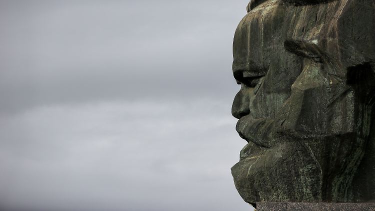 ... und eine große Eröffnungsshow am Karl-Marx-Monument geplant - dem bekanntesten Wahrzeichen der Stadt.
