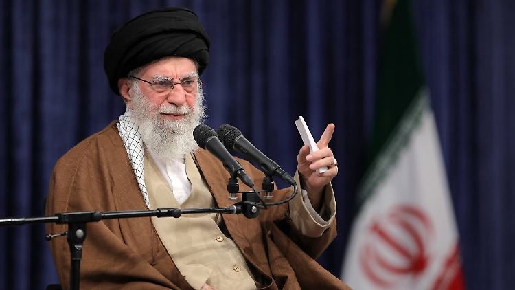"Sie dürfen einfach keine Atomwaffen haben", sagt Trump über den Iran.