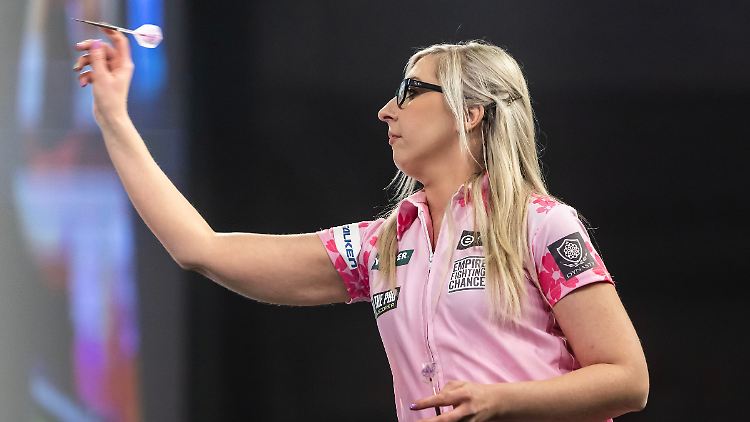 Fallon Sherrock ist bei der Darts-WM in der ersten Runde ausgeschieden.