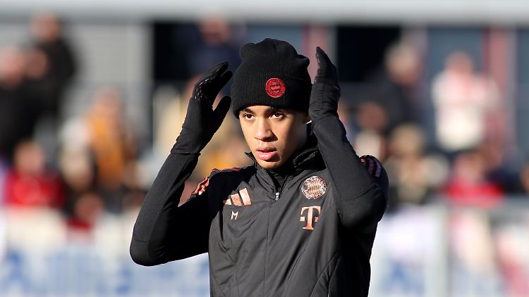 Schlechte Nachricht für alle Bayern-Fans: Unter dem Weihnachtsbaum liegt wohl kein neuer Musiala-Vertrag.