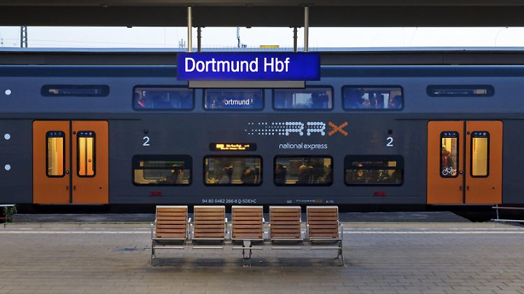 Das Trio erhielt einen Platzverweis für den Dortmunder Hauptbahnhof.