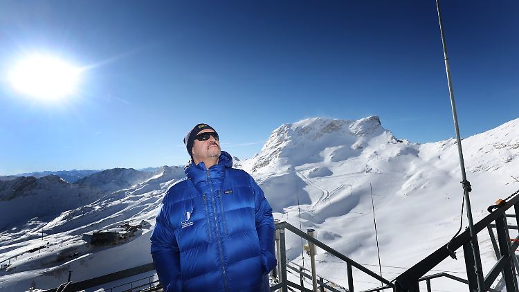 Beim Besuch des bayerischen Ministerpräsidenten Markus Söder im Dezember ist er wieder da: Auf der Zugspitze fehlt jedoch tagelang der Frost.