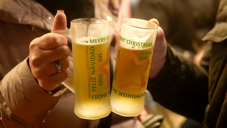 Gerade die Adventszeit verlockt viele Menschen zum Trinken.