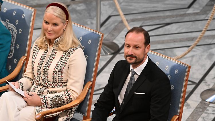Kronprinzessin Mette-Marit (hier mit Kronprinz Haakon) schweigt zu den Vorwürfen gegen ihren Sohn.