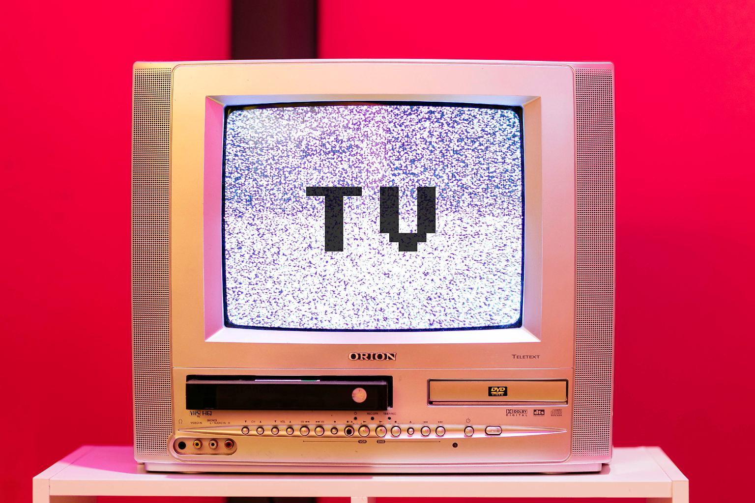 "Ich kann mich gar nicht entscheiden, ist alles so schön bunt hier! Ich glotz' TV!", sang einst schon Nina Hagen. Und ...