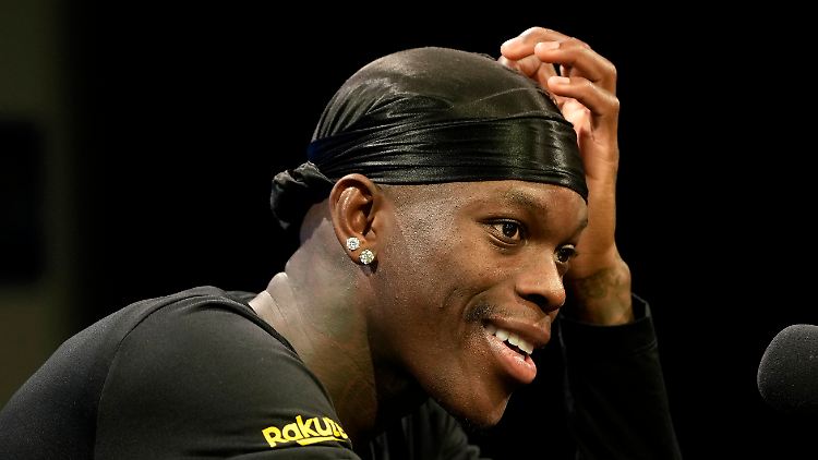 Dennis Schröder ist glücklich.