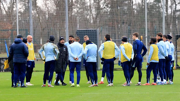 Bei Hertha BSC muss auch im Training derzeit viel besprochen werden.