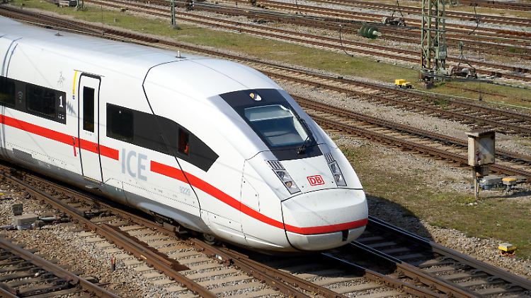 "Die Mittel werden dringend benötigt, um das Schienennetz zu sanieren", sagte der Grünen-Chefhaushälter Kindler. 
