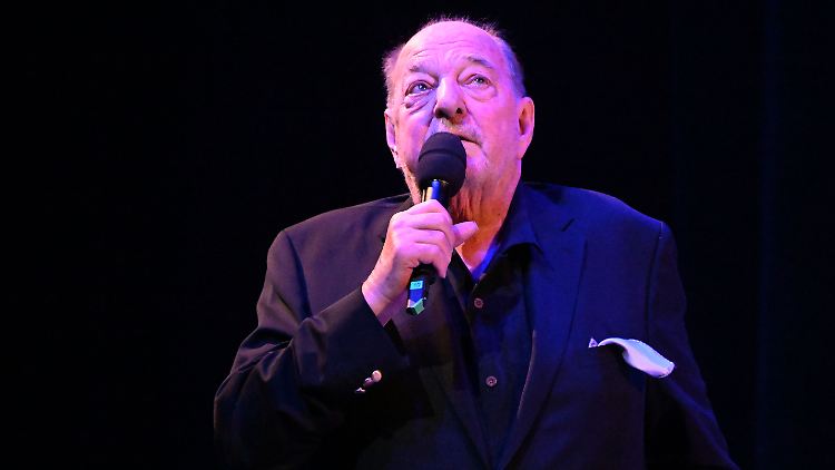 "Meine Ärzte sagen, es sei wie ein Wunder", freut sich Ralph Siegel.
