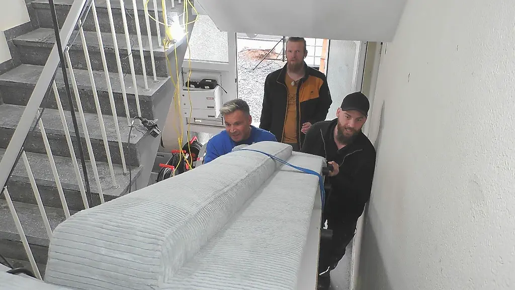 Nach-dem-Einkaufstag-wird-auf-der-Baustelle-kraeftig-angepackt-Quelle-RTL