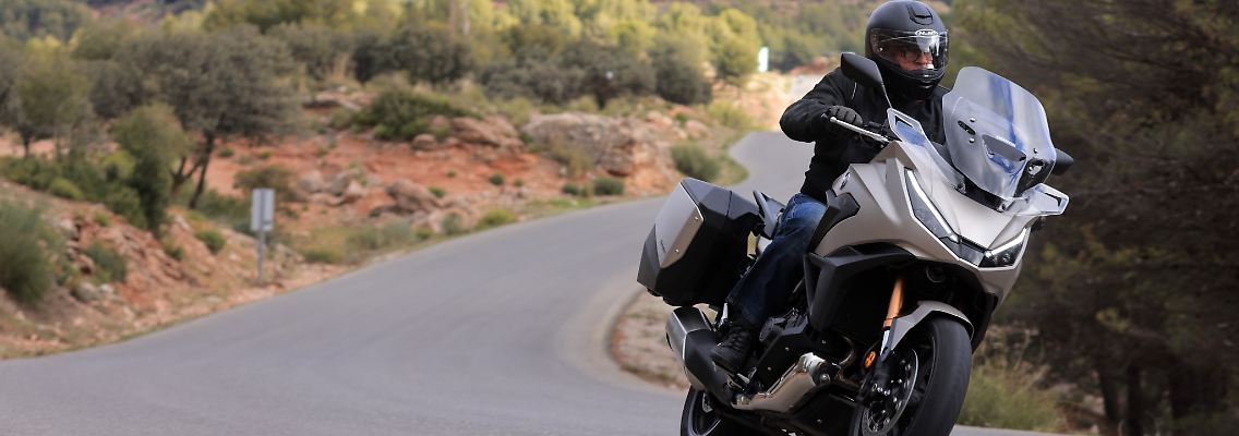 204108_Honda_NT1100_YM25_1174_JPG.JPG