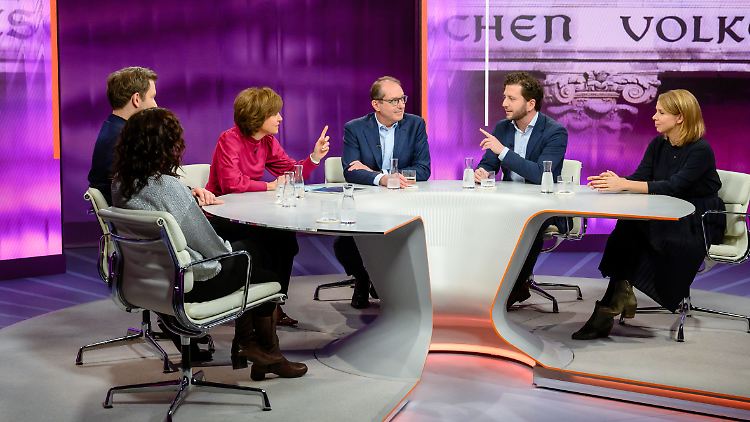 Der Bundeskanzler habe mit dem "Tünkram" den Ton im Wahlkampf gesetzt, sagt Dobrindt. Mit den Sozialdemokraten kann sich seine CSU aber eine Koalition vorstellen, mit den Grünen nicht.