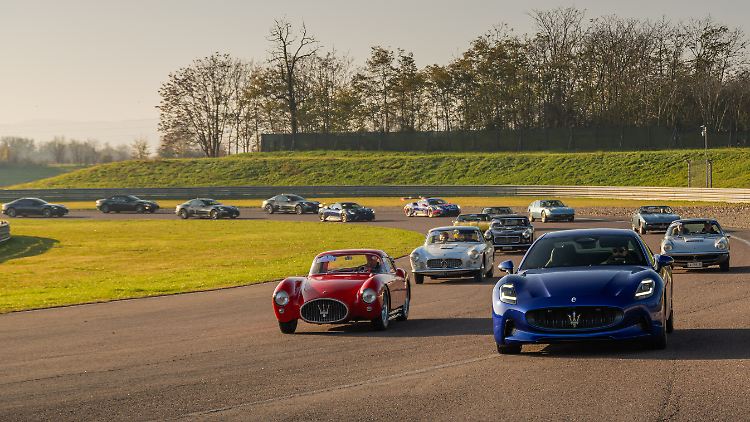 110 Jahre Maserati: Die älteste italienische Supercar-Marke feierte ihr Jubiläum Anfang Dezember mit einer Fahrzeugparade.