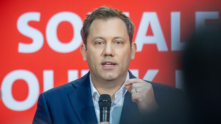 Der SPD-Bundesvorsitzende Klingbeil stellt sich auf einen harten Wahlkampf ein. 
