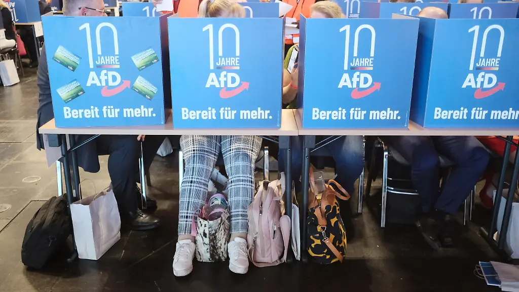 7b63da40724849e7edde75eed79aedf4